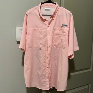 Light pink Columbia PFG large short sleeve shirt
